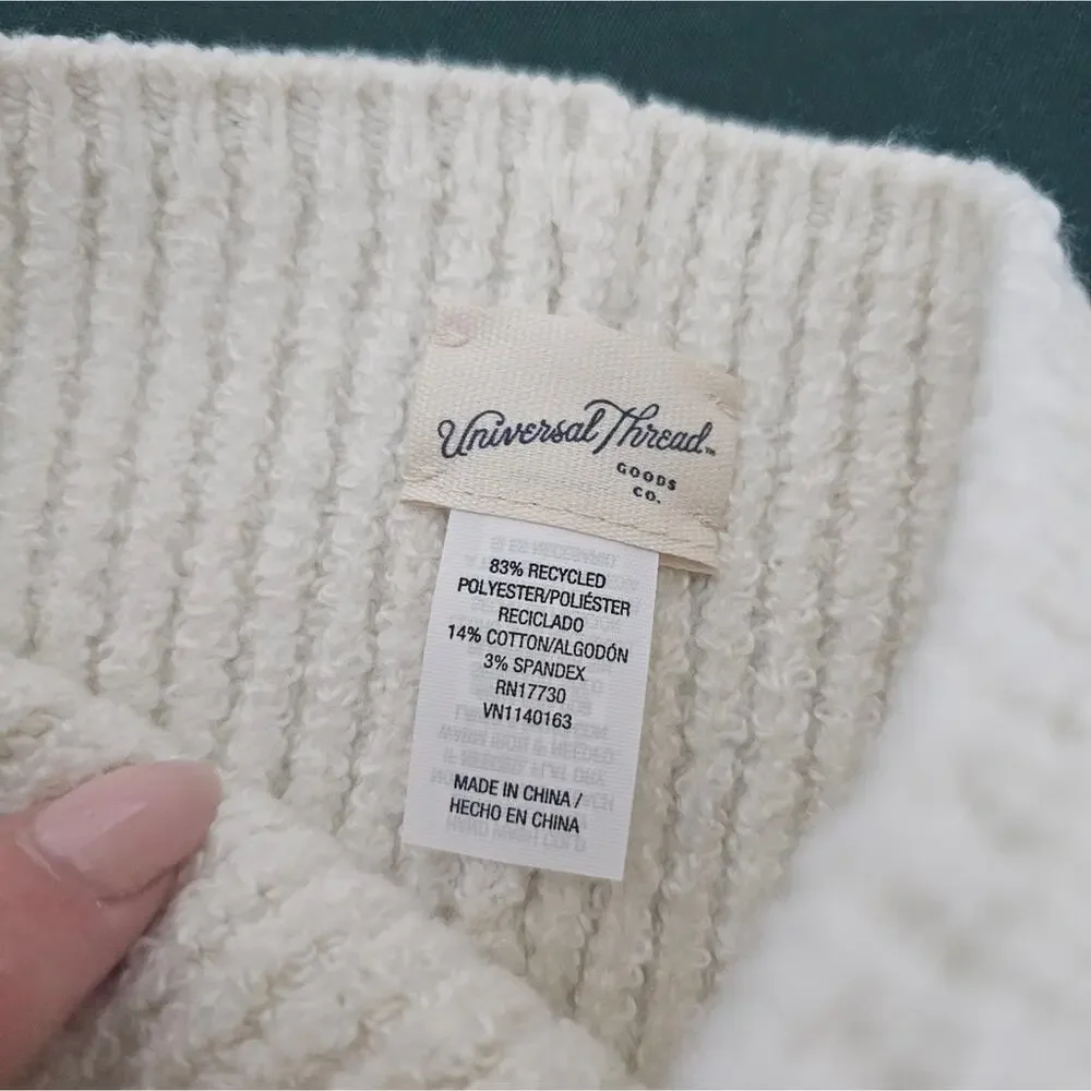 NWT Universal Threads Earwarmer